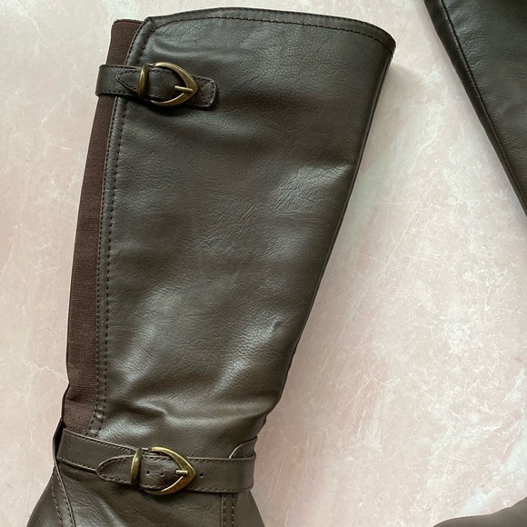 BareTraps Tommy Equestrian Faux Leather Riding Boots Sz 8M - Picture 4 of 13